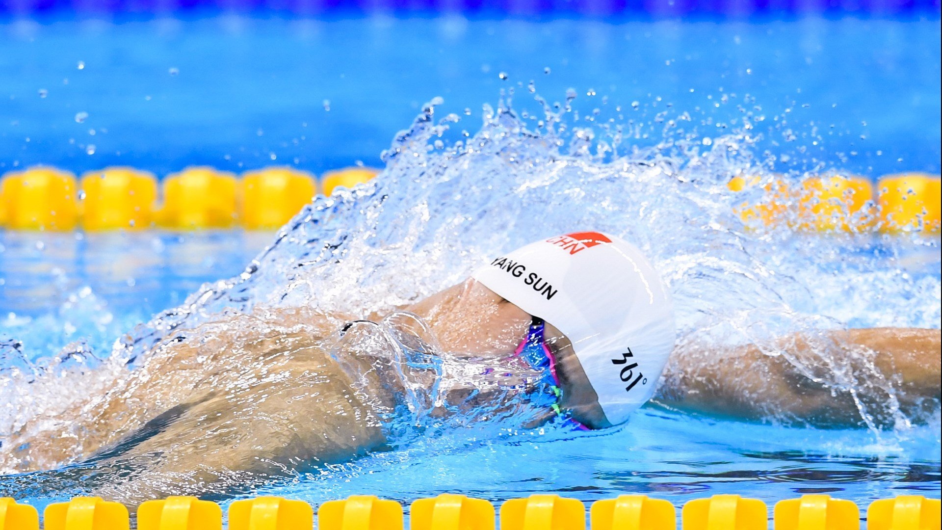 中国选手斯诺克大胜!吴宜泽6-4逆转世界第一,赵心童晋级8强,斯诺克球员吴宜泽